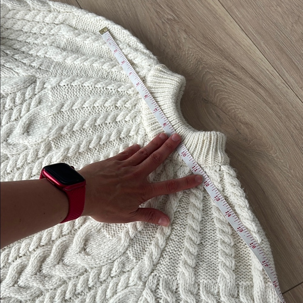 H&M White Cable Knit Crew Neck Sweater - Picture 4 of 8